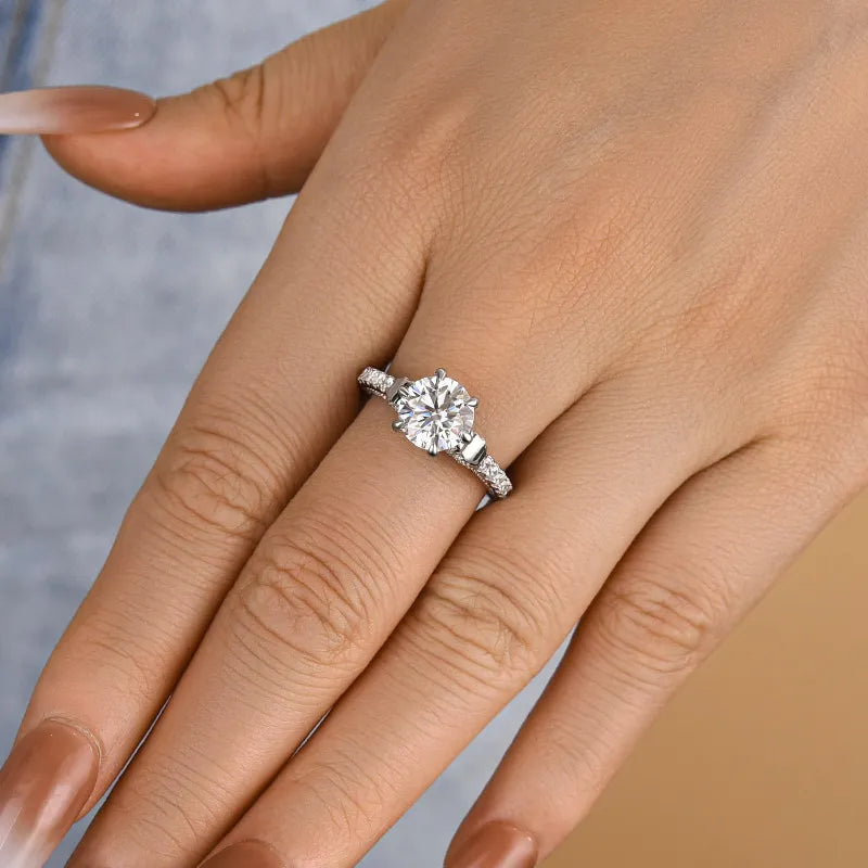 Moissanite Bow Base Design 2.0 Carat Round Cut Engagement Ring